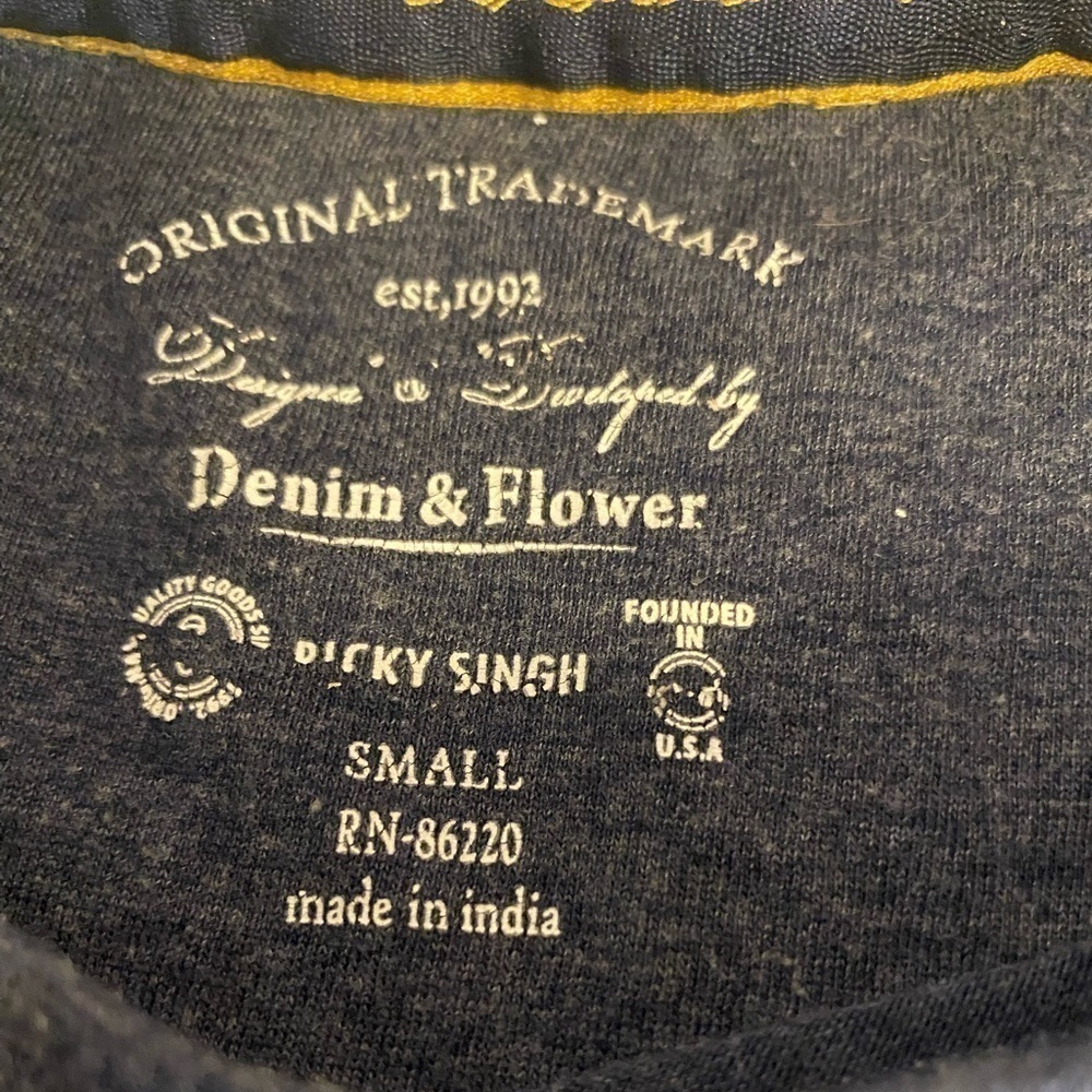 Denim & Flower by Ricky Singh pineapple Tshirt size small - Picture 3 of 6